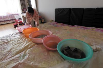 金门楼上漏水，住户失联，小区没物管，业主维权难！律师来支招……